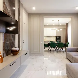  Апартаменты Leogrand Vip On Lesi Ukrainky 7 Украина